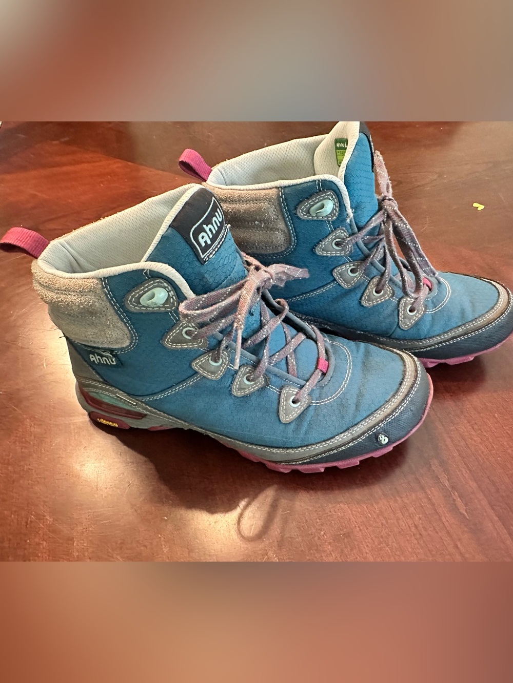 Ahnu Sugarpine waterproof womens 7.5 Teal Hiking Boots with Pink Soles